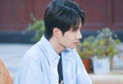 娱乐大爆料王一博孟子义,甜蜜互动引热议，幕后故事揭秘！